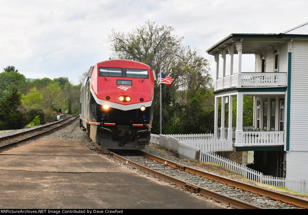 Cardinal Train 50 